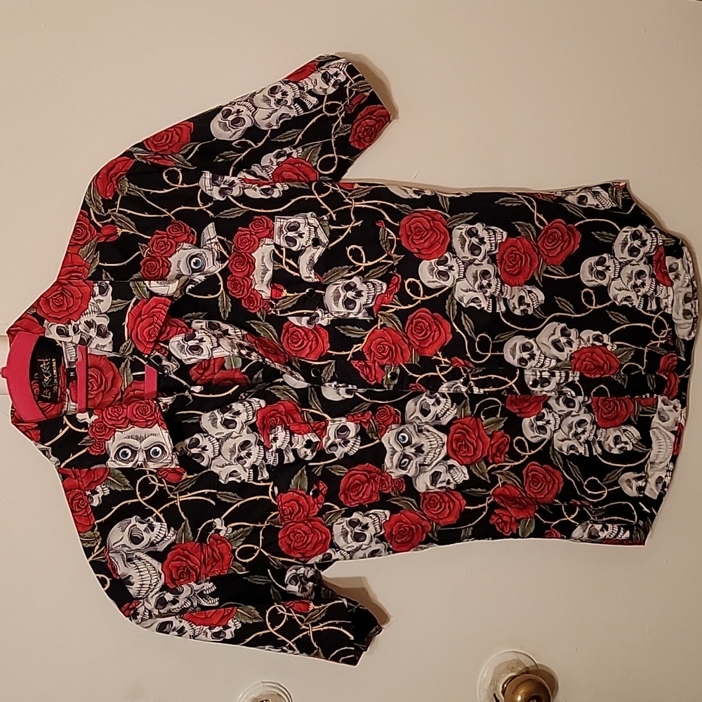 skull 💀 and 🌹medium shirt goth steampunk metal club Halloween